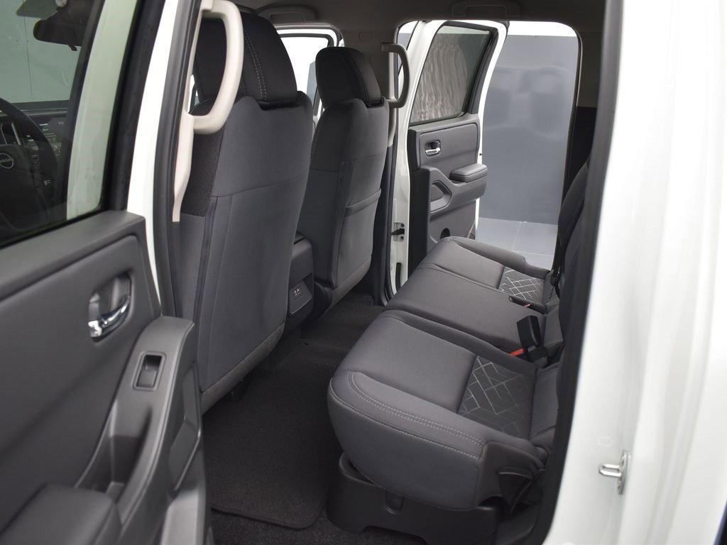 Certified 2025 Nissan Frontier SV image 13