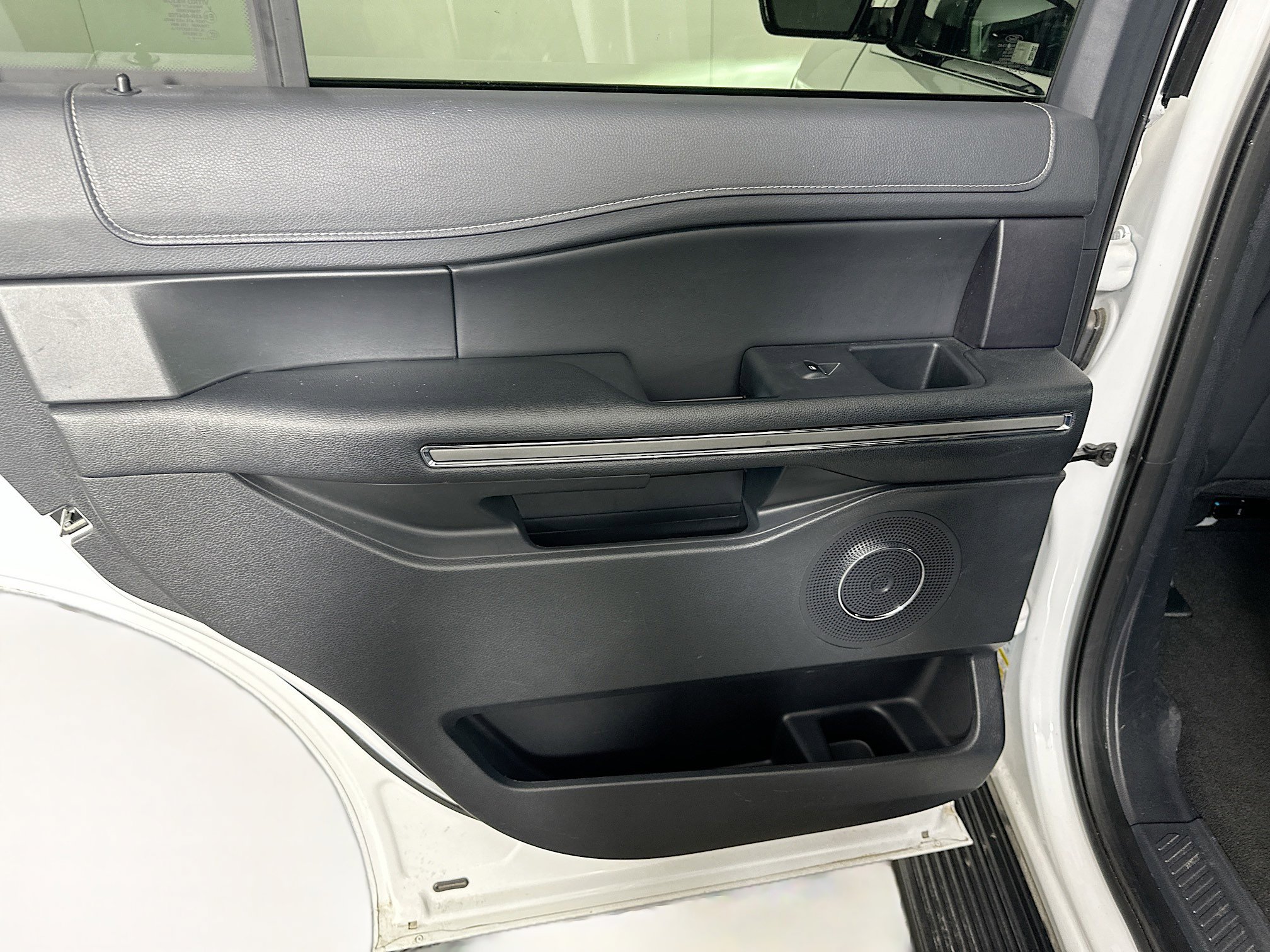 Used 2024 Ford Expedition XLT image 26