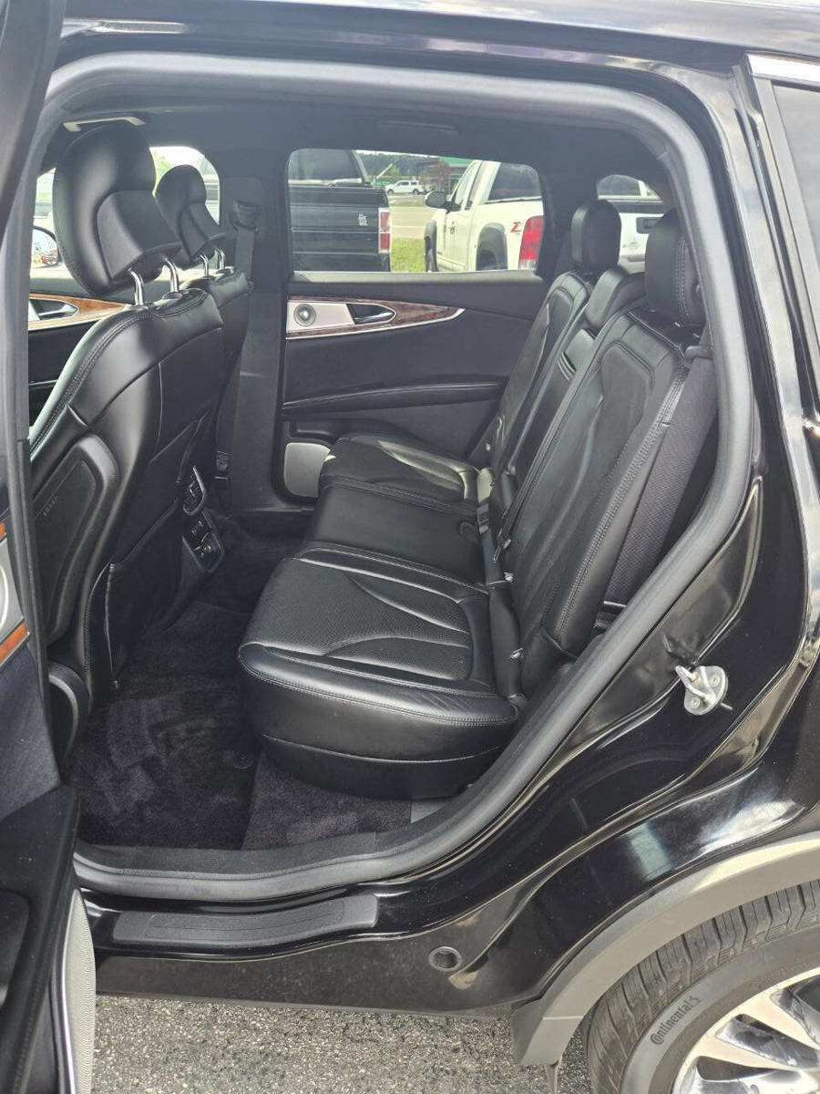 Used 2016 Lincoln MKX Reserve w/ Luxury Package image 16