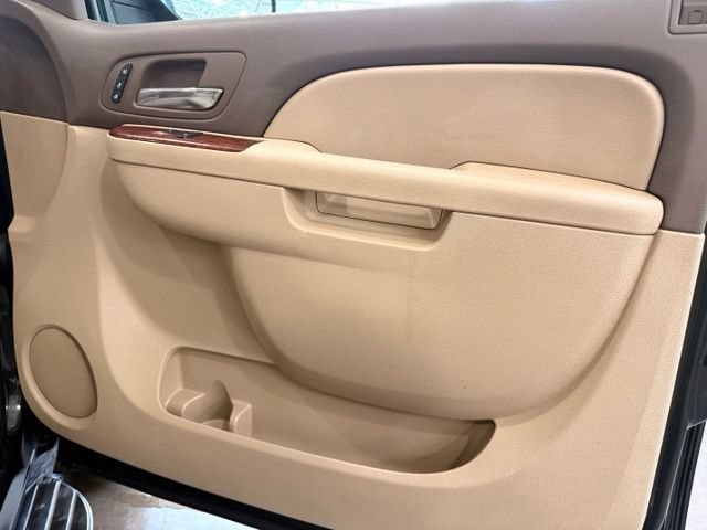 Used 2013 Chevrolet Avalanche LTZ AWD/4WD image 28