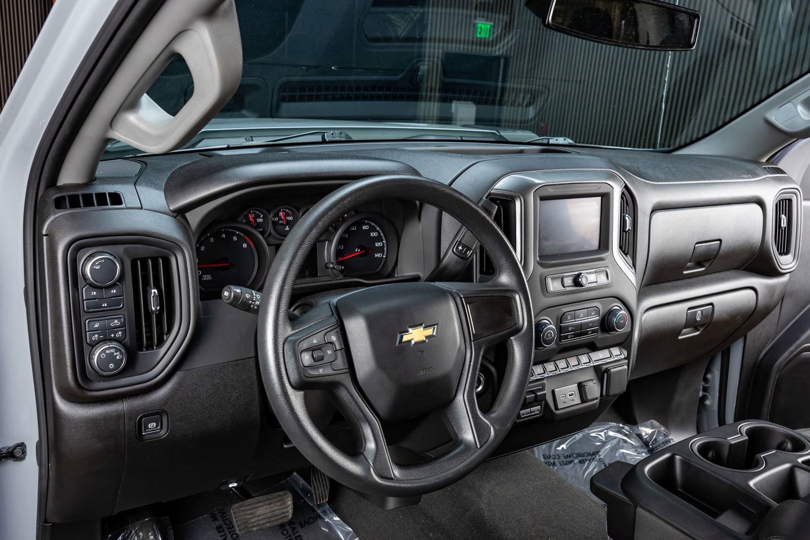 Used 2025 Chevrolet Silverado 2500 Custom w/ Custom Value Package image 17