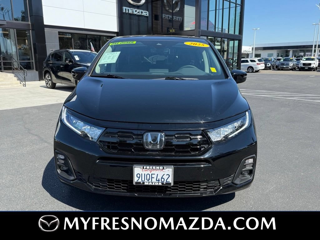 Used 2025 Honda Odyssey Touring image 3
