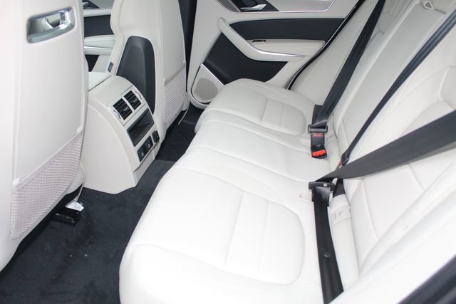 New 2026 Jaguar F-PACE R-Dynamic S image 5