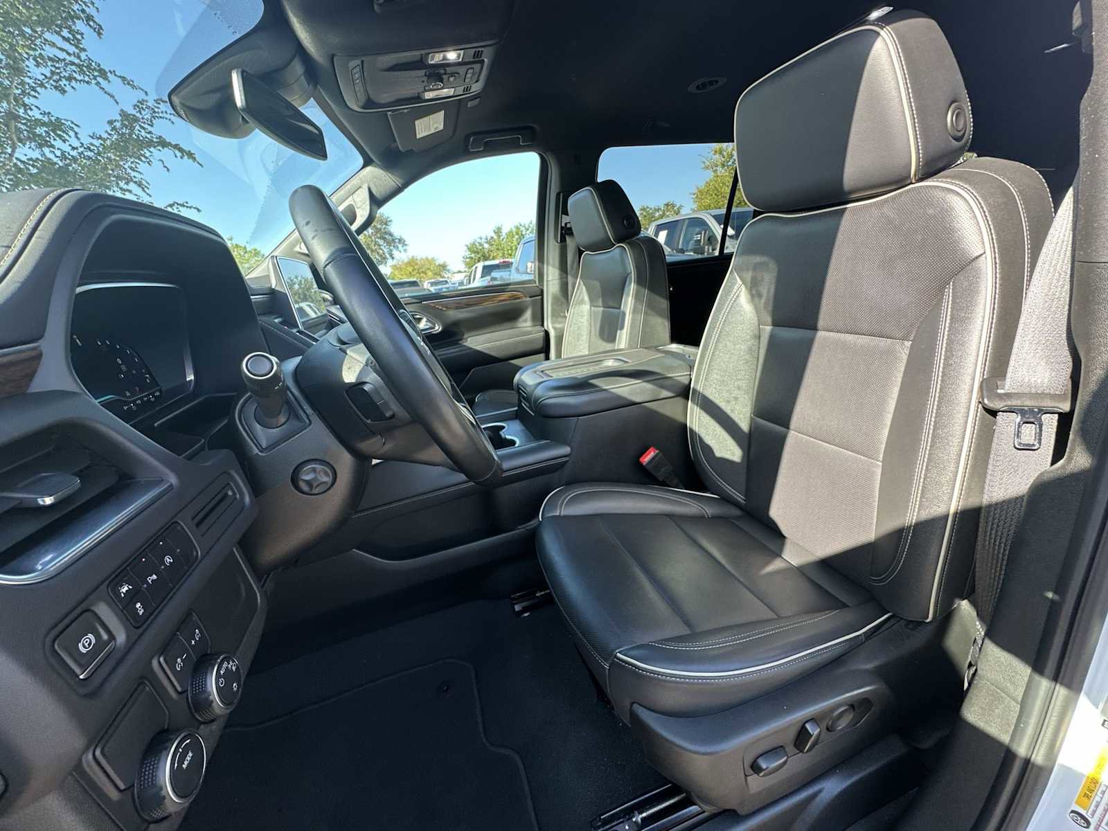 Certified 2024 Chevrolet Suburban Premier image 15