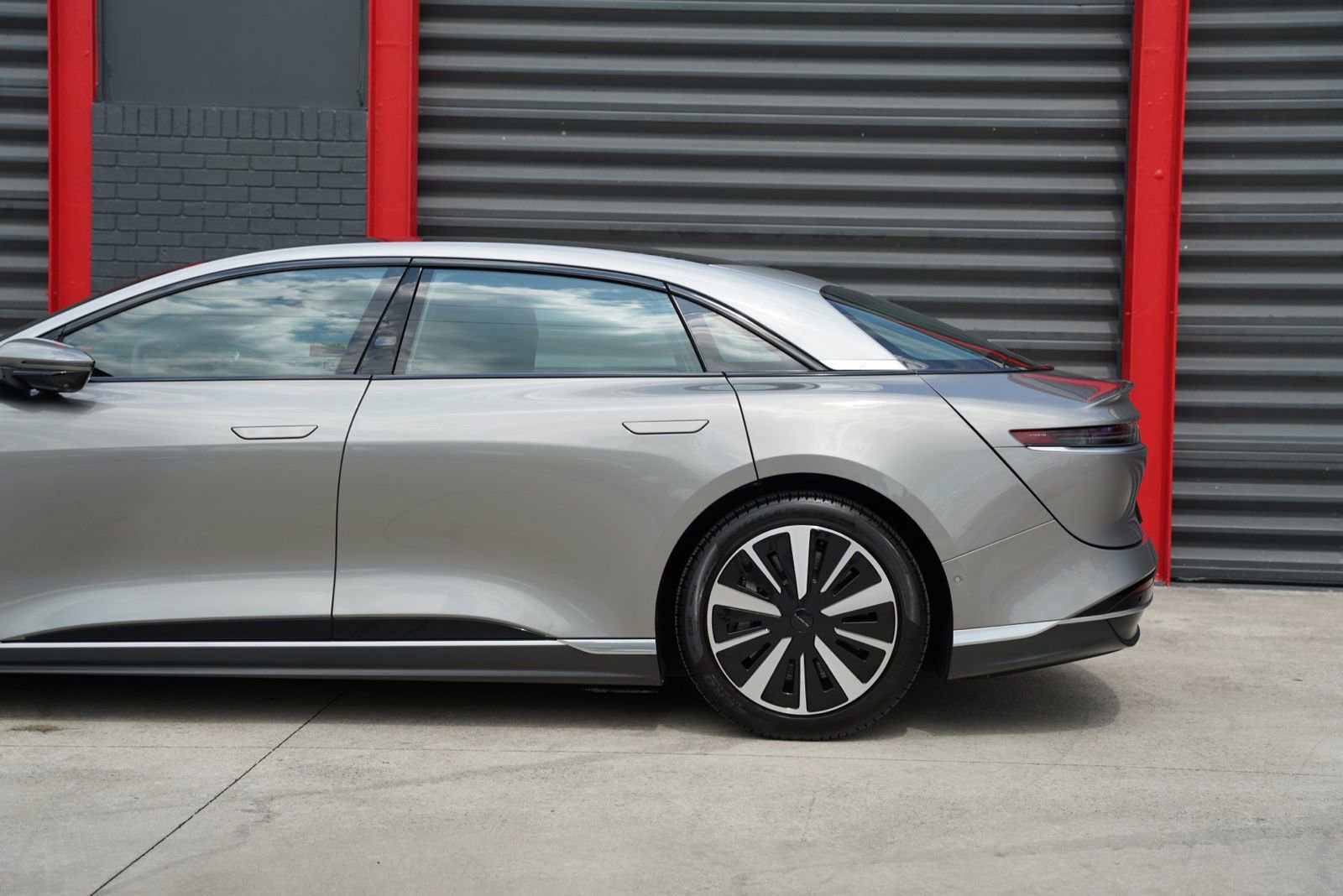 Used 2023 Lucid Air Touring AWD/4WD image 10
