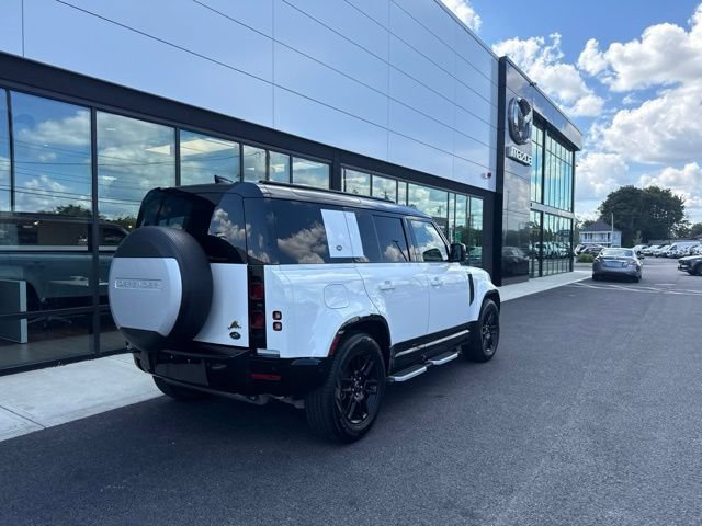 Used 2022 Land Rover Defender 110 X-Dynamic SE AWD/4WD image 3