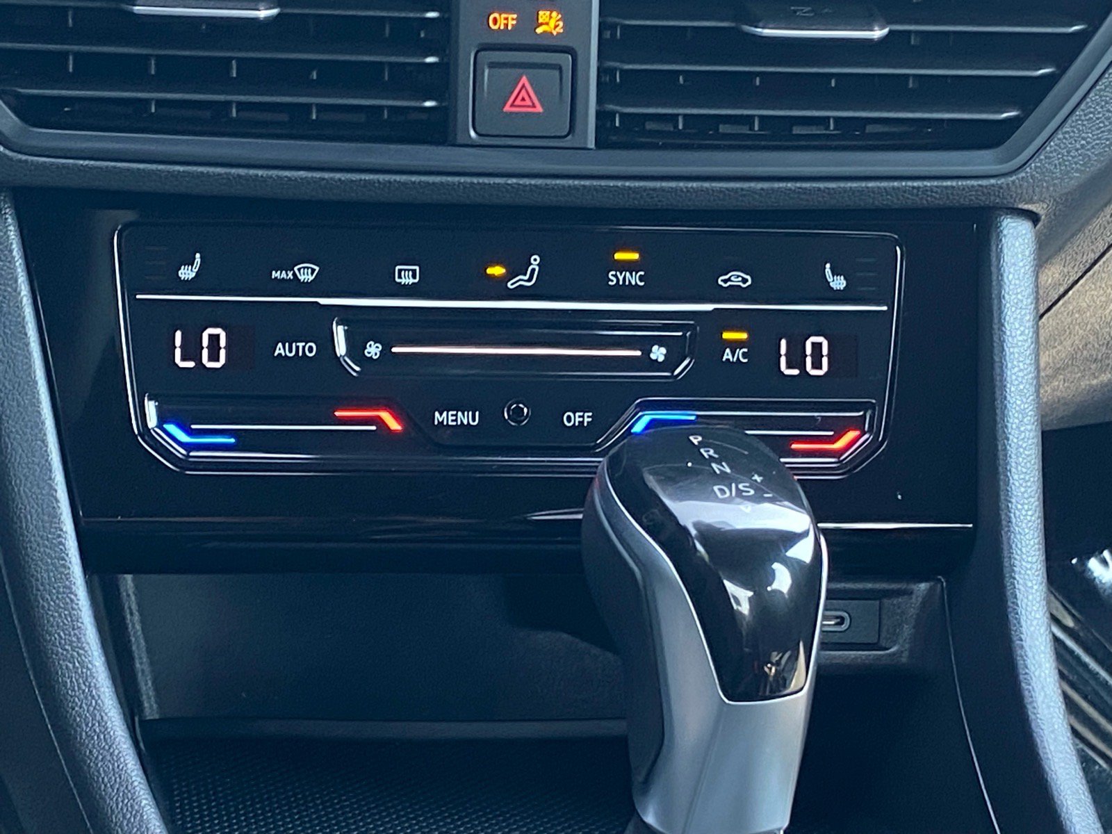 Certified 2025 Volkswagen Jetta Sport FWD image 11