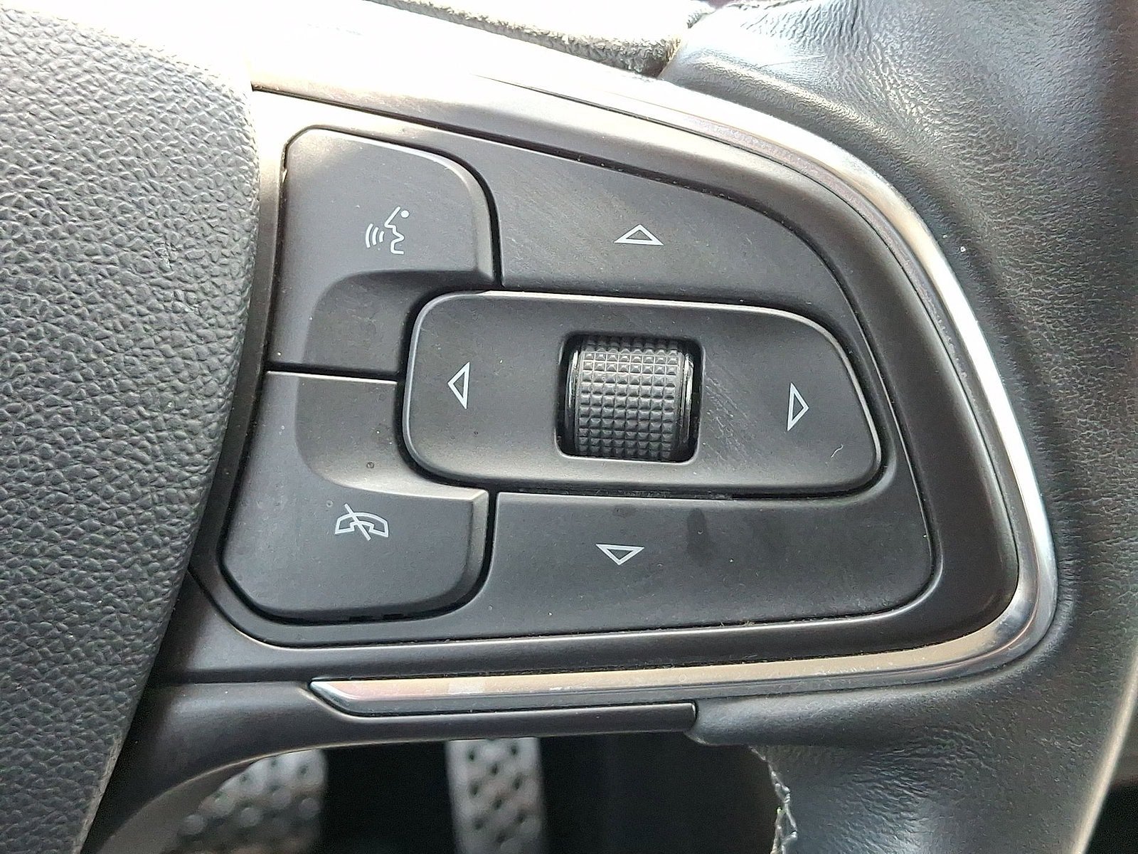 Used 2023 Buick Encore GX Select w/ Sport Touring Package AWD/4WD image 18