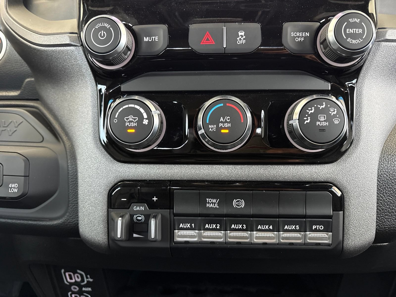 New 2027 RAM 3500 Tradesman AWD/4WD image 19