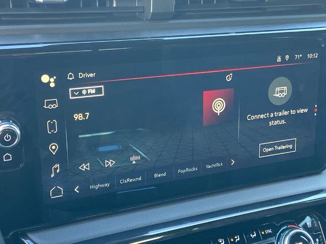 Used 2022 GMC Sierra 1500 AT4 w/ AT4 Premium Package image 9