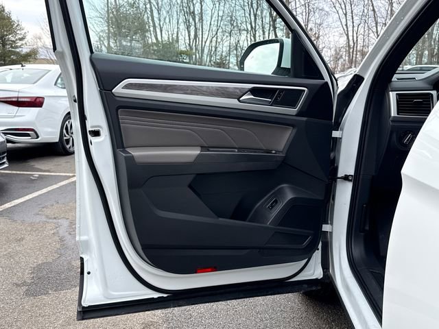 Used 2023 Volkswagen Atlas Cross Sport SE image 11