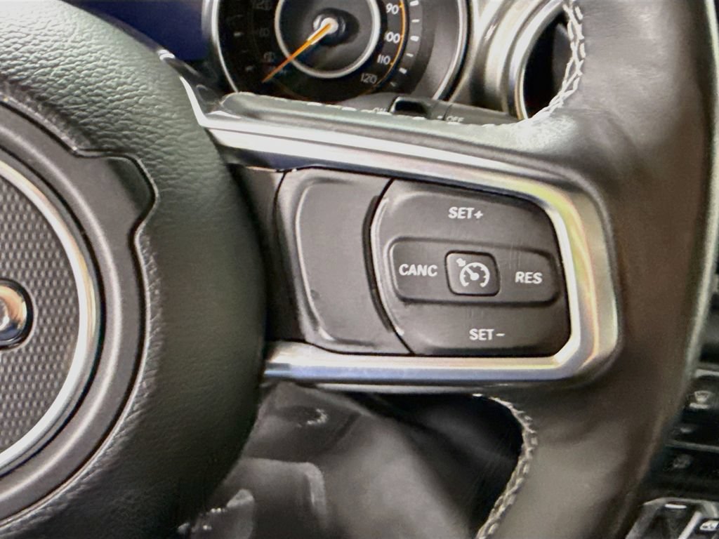 Used 2018 Jeep Wrangler Unlimited Sahara AWD/4WD image 22