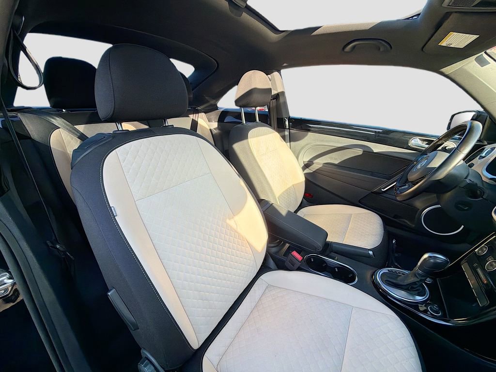 Used 2019 Volkswagen Beetle 2.0T SE image 27