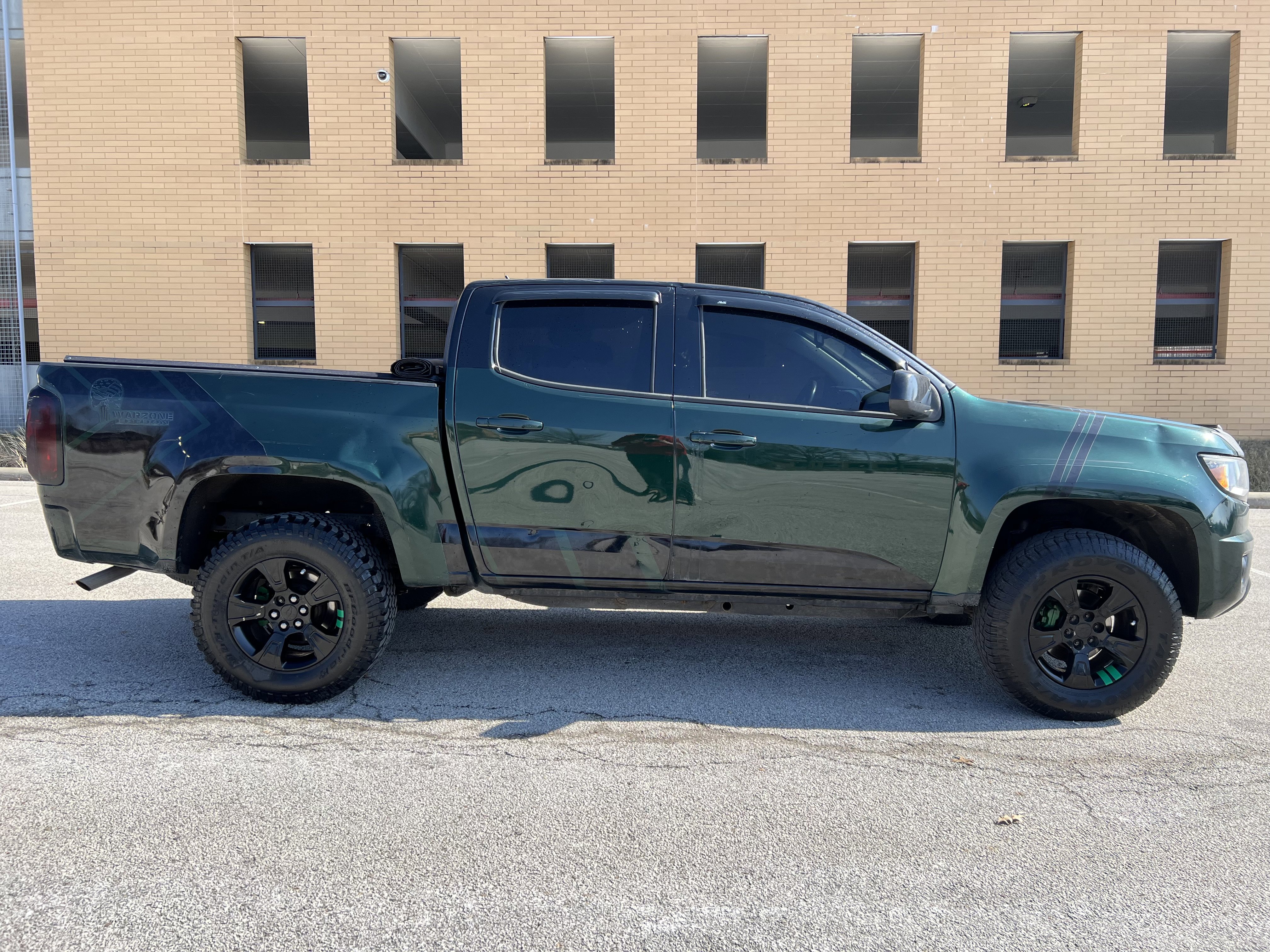 Used 2015 Chevrolet Colorado Z71 AWD/4WD image 9