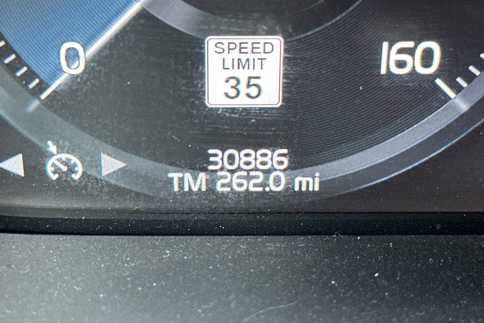 Used 2019 Volvo S60 T5 R-Design image 24