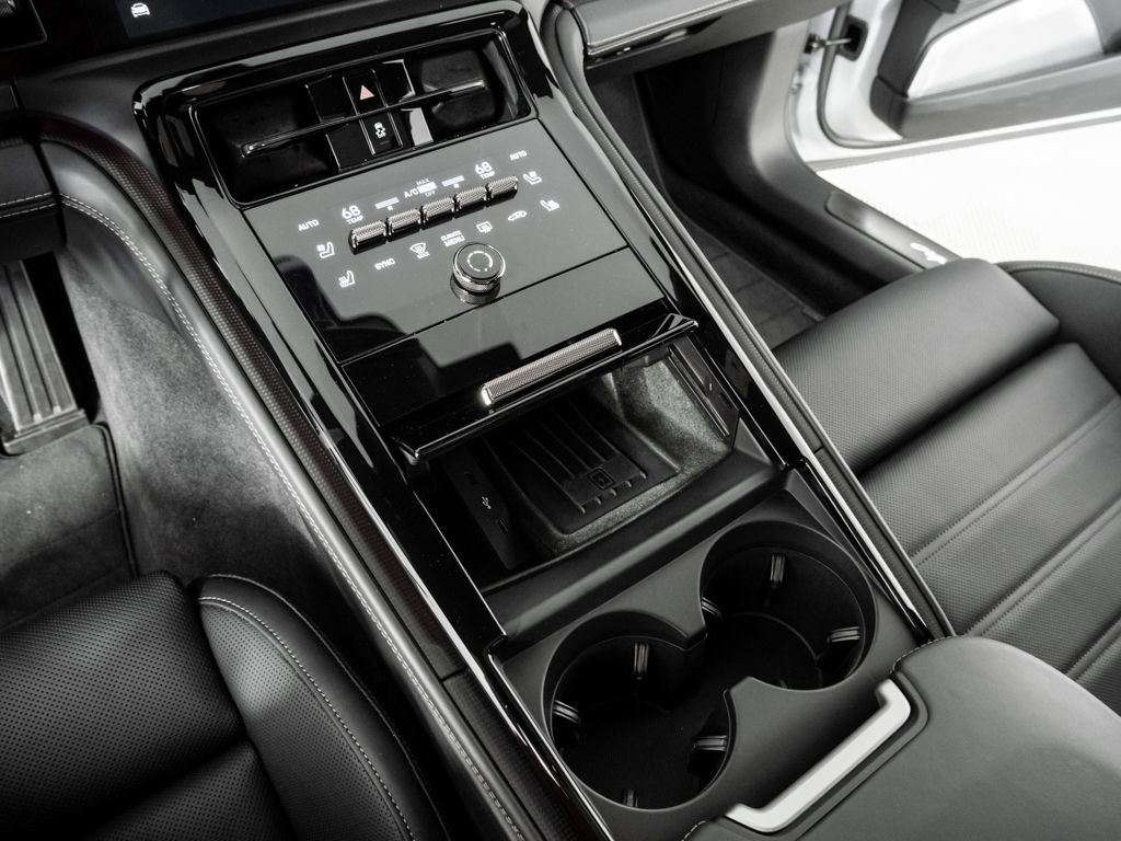 Certified 2025 Porsche Panamera Turbo image 18