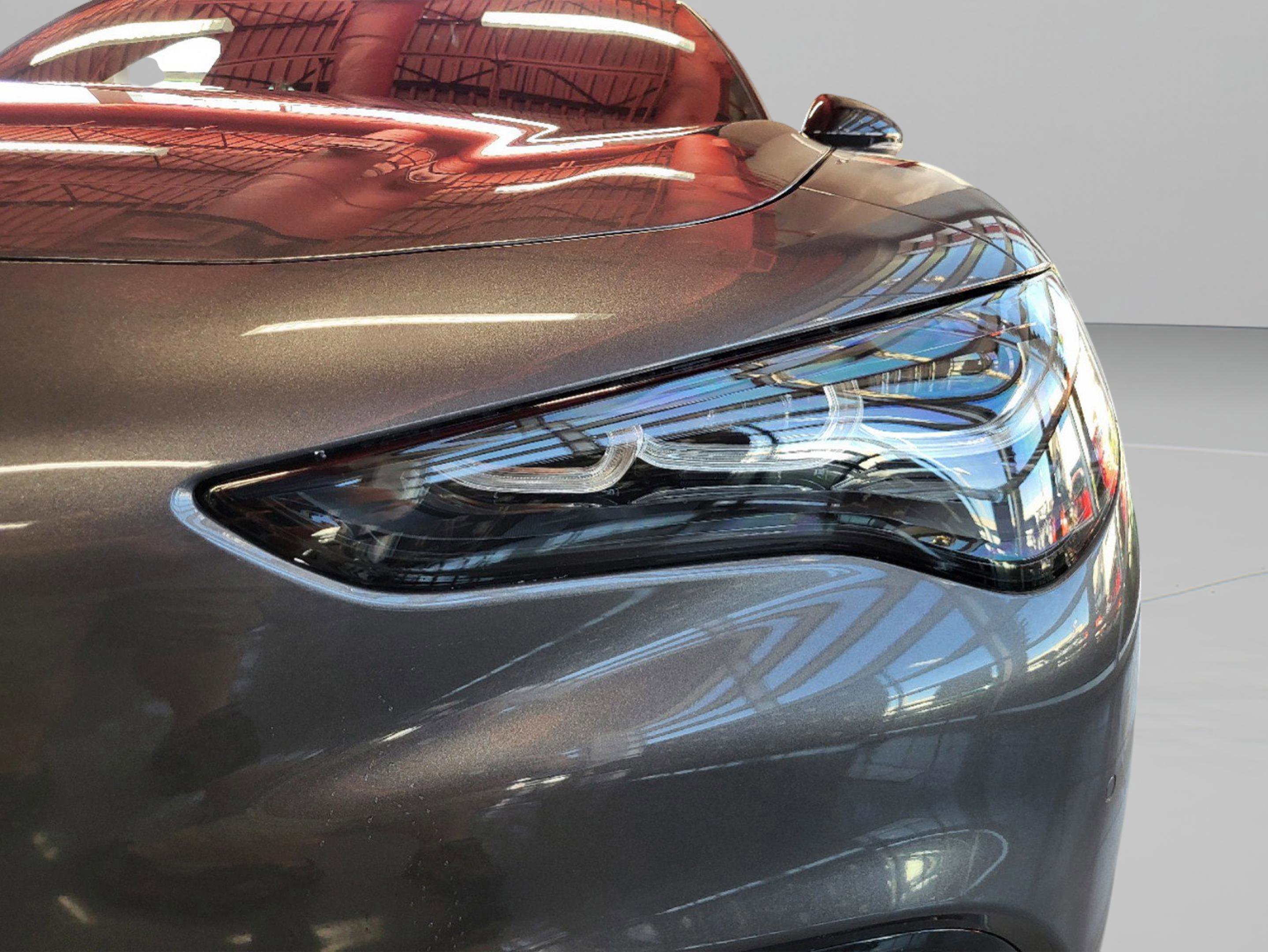 New 2025 Alfa Romeo Stelvio Sprint image 17