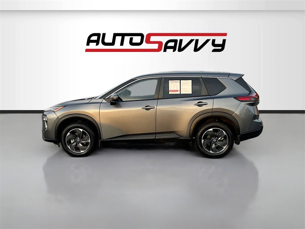 Used 2024 Nissan Rogue SV image 4