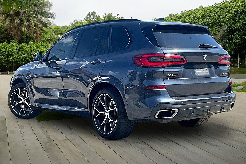 Used 2019 BMW X5 xDrive50i w/ M Sport Package AWD/4WD image 12