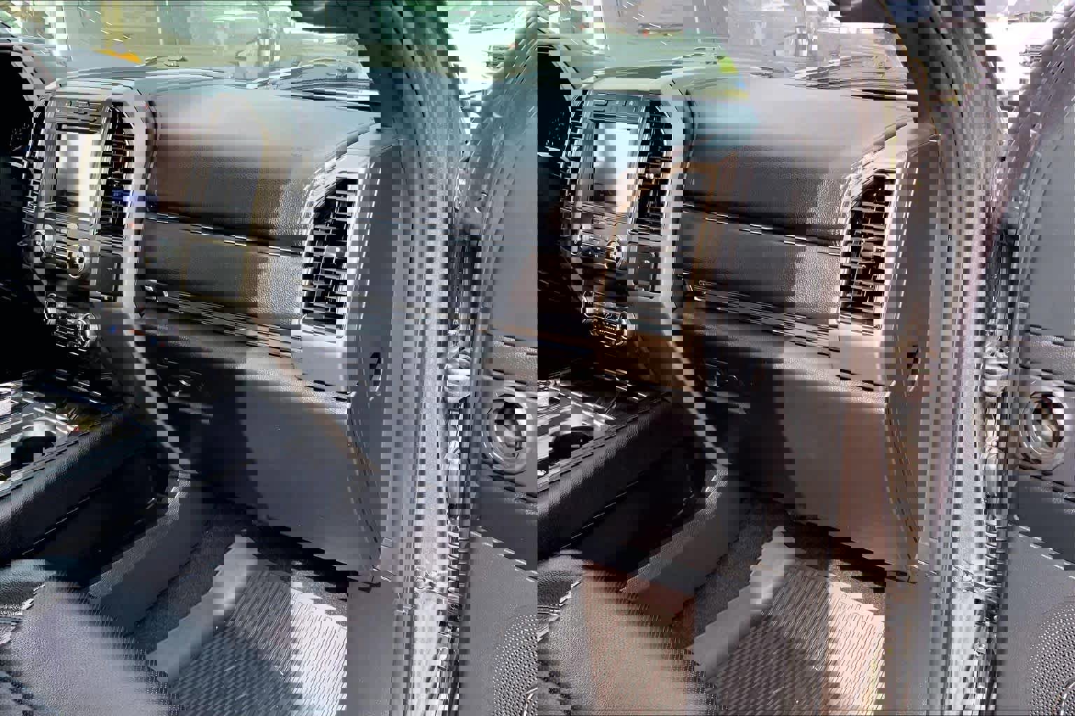 Used 2021 Ford Expedition XLT RWD image 16