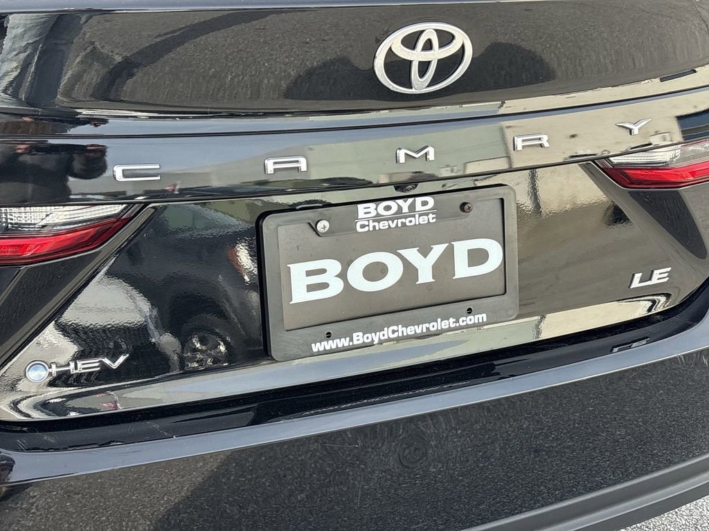 Used 2025 Toyota Camry LE image 32