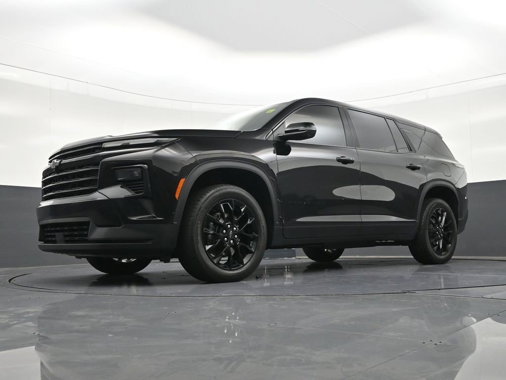 Used 2024 Chevrolet Traverse LS w/ Midnight/Sport Edition FWD image 23