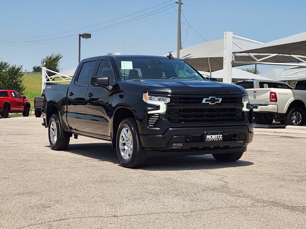 Used 2024 Chevrolet Silverado 1500 RST AWD/4WD image 3