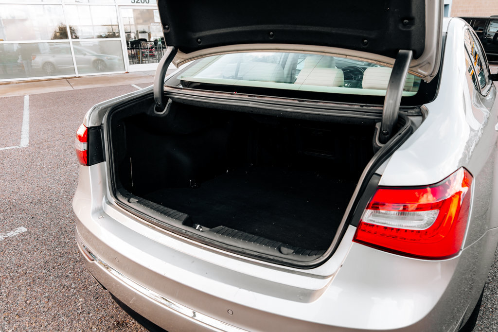 Used 2014 Kia Cadenza Premium FWD image 40