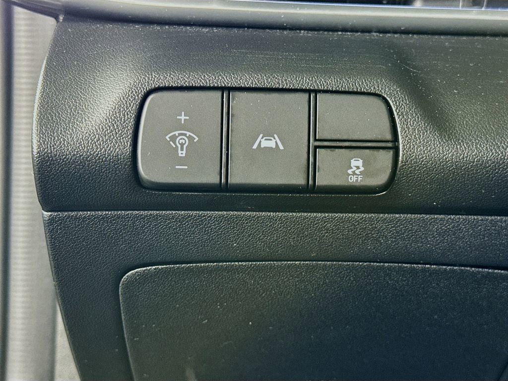 Certified 2023 Hyundai Elantra Limited FWD image 20