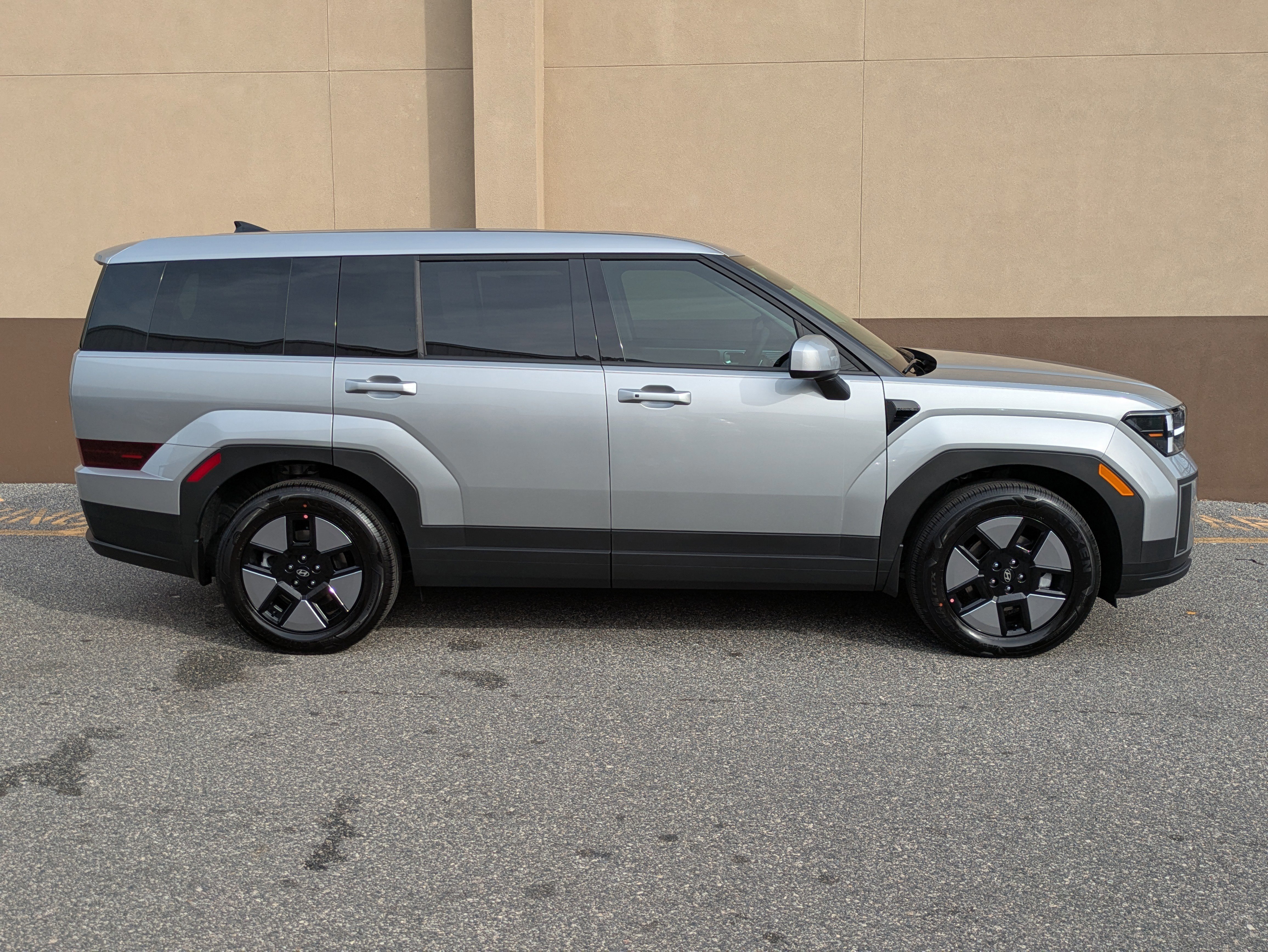 New 2026 Hyundai Santa Fe SE image 3