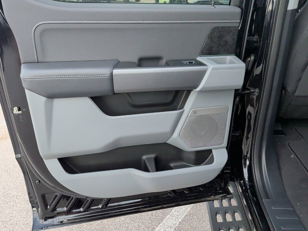 New 2026 Ford F250 XLT w/ XLT Premium Package image 33