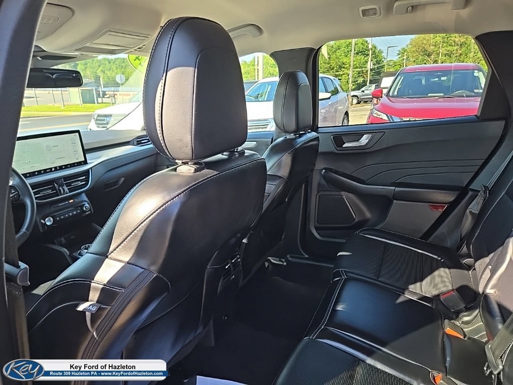 Used 2024 Ford Escape Platinum AWD/4WD image 43