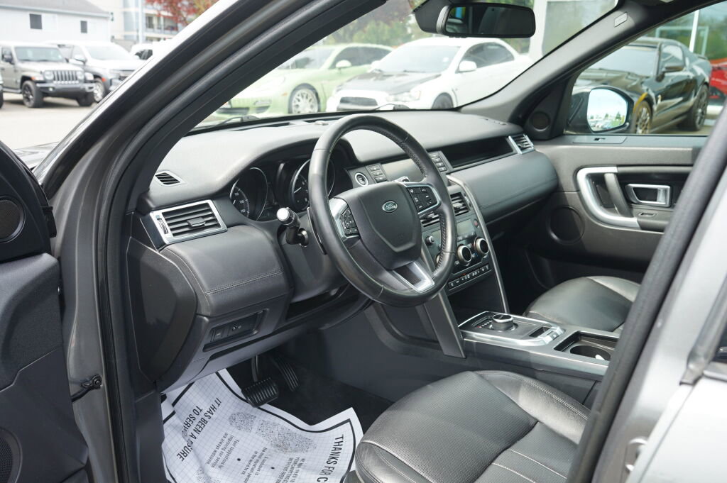 Used 2019 Land Rover Discovery Sport HSE AWD/4WD image 12
