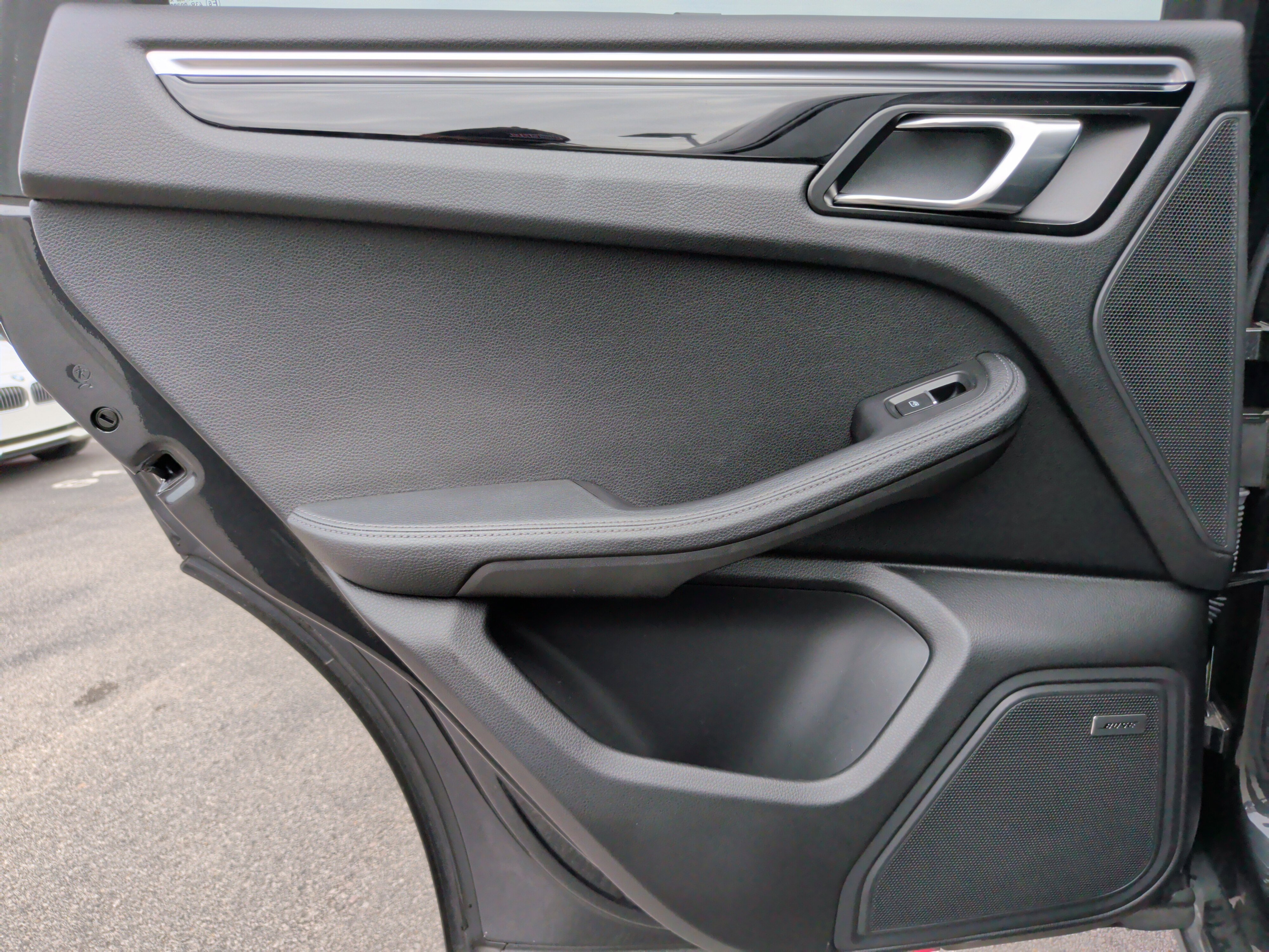 Used 2024 Porsche Macan image 36