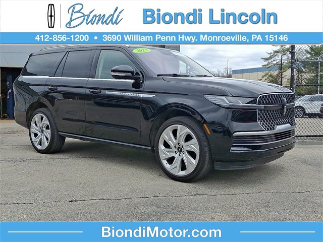 Used 2025 Lincoln Navigator Reserve image 1