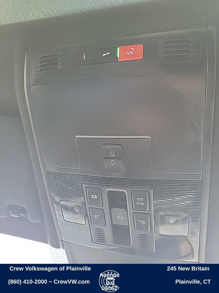 Certified 2024 Volkswagen Tiguan SE R-Line AWD/4WD image 11