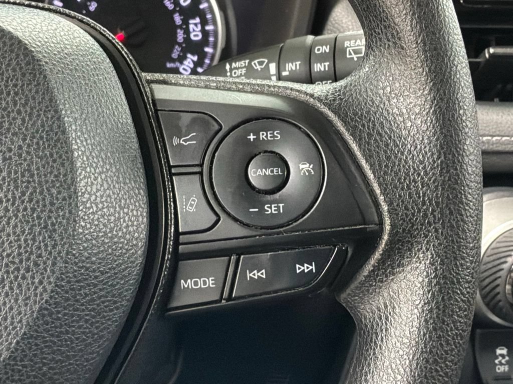 Used 2019 Toyota RAV4 XLE w/ Carpet Mat Package AWD/4WD image 10