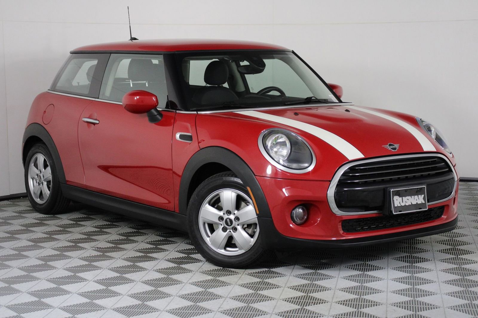 Used 2021 MINI Cooper 2-Door Hardtop image 32