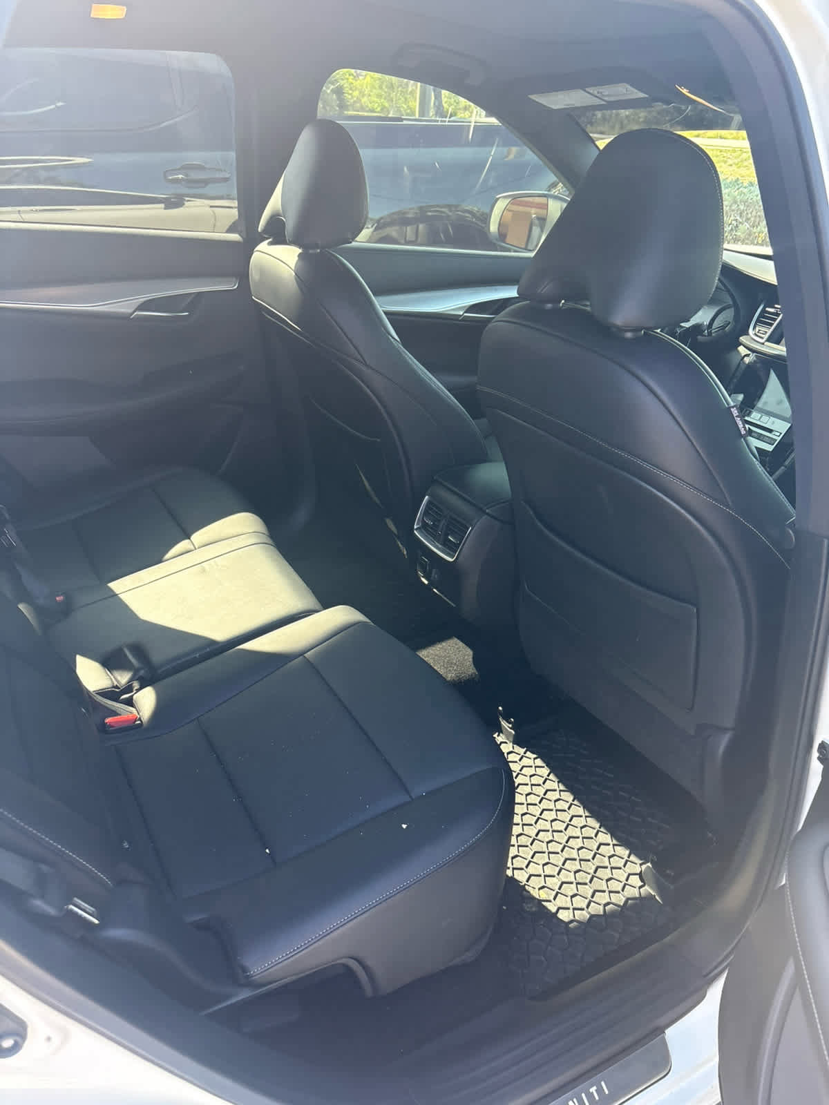 Used 2021 INFINITI QX50 Luxe w/ Appearance Package FWD image 23
