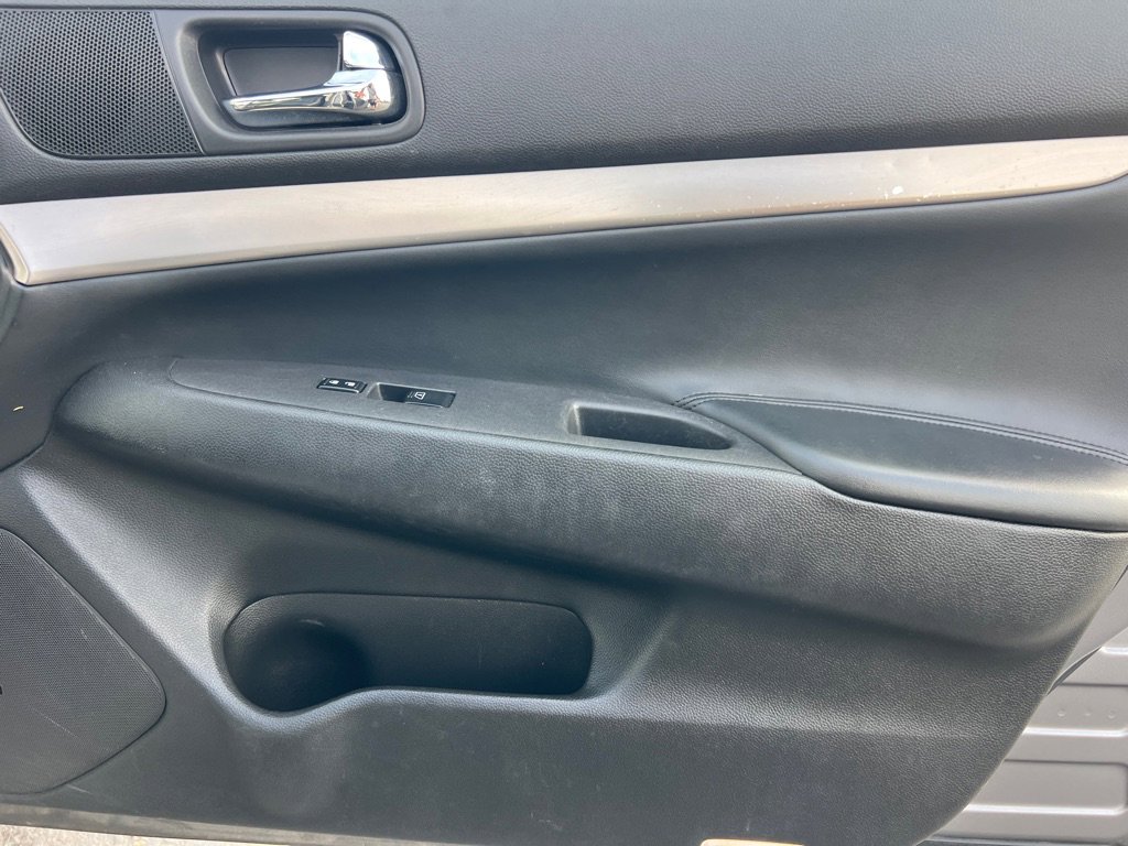 Used 2012 INFINITI G37 x w/ Premium Pkg image 18