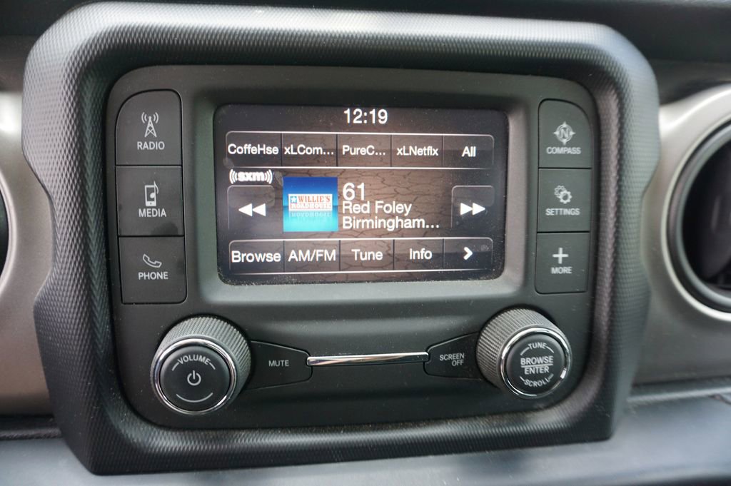 Used 2020 Jeep Wrangler Sport AWD/4WD image 9