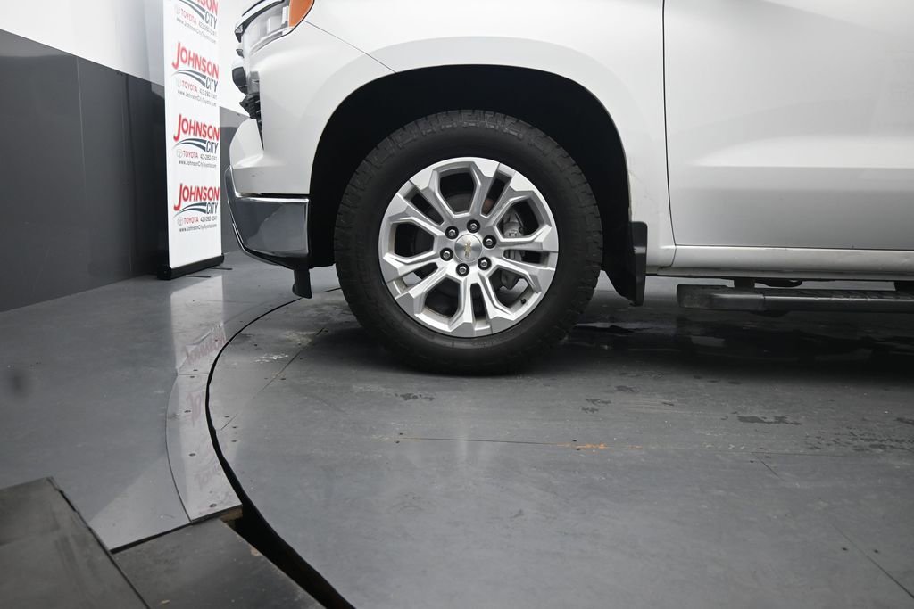 Used 2023 Chevrolet Silverado 1500 LTZ w/ LTZ Convenience Package II AWD/4WD image 15