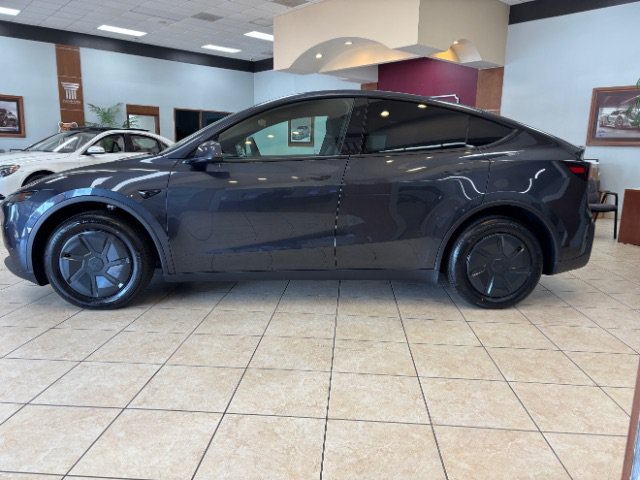 Used 2026 Tesla Model Y 2WD image 9