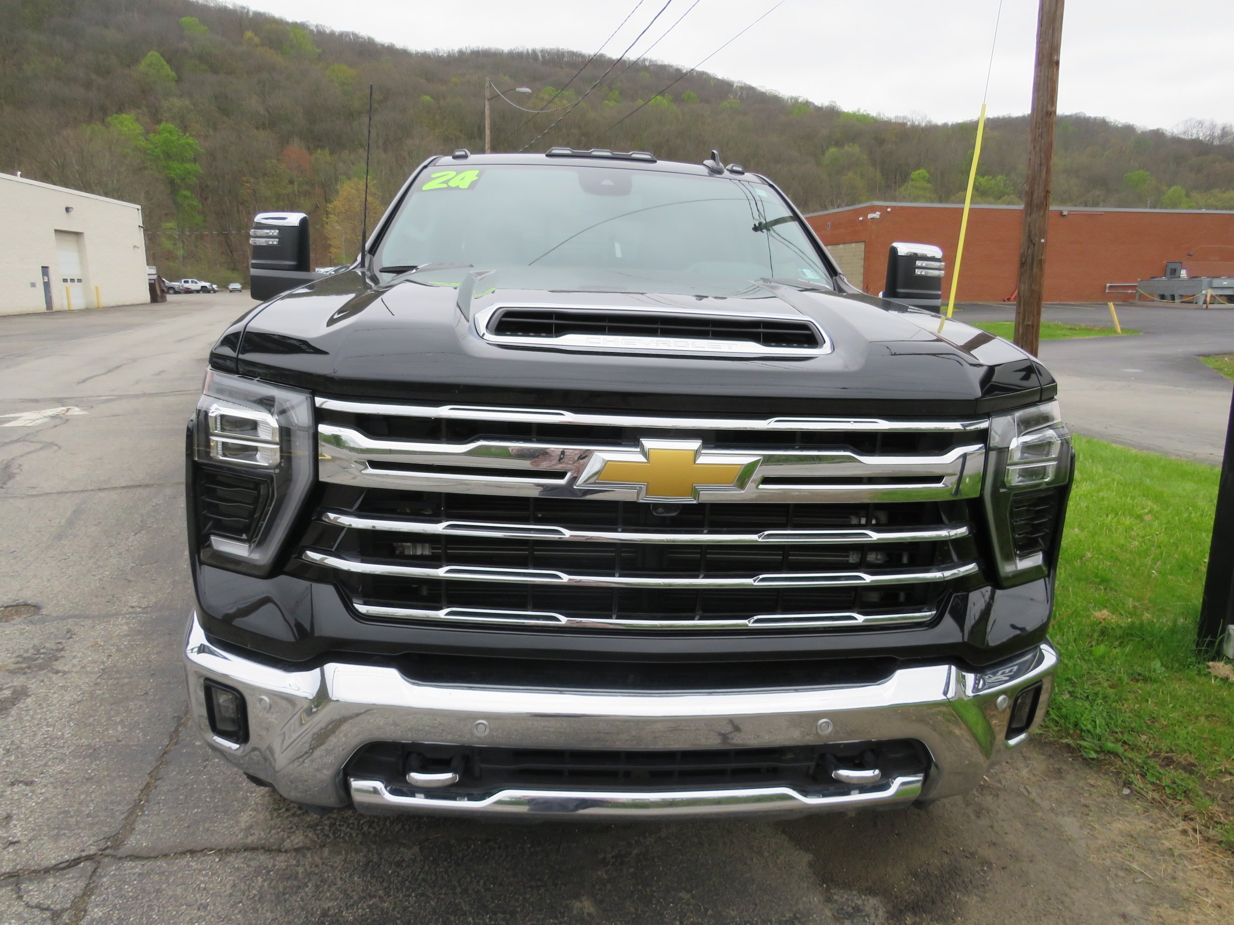 Used 2024 Chevrolet Silverado 2500 LTZ w/ LTZ Convenience Package AWD/4WD video 2