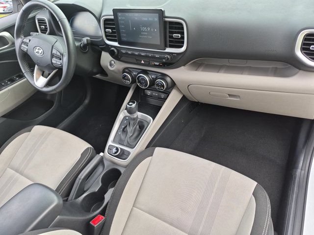 Used 2025 Hyundai Venue SEL FWD image 31
