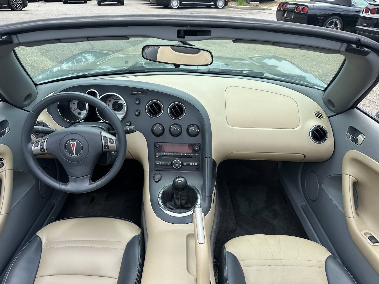 Used 2006 Pontiac Solstice Convertible w/ Premium Package RWD image 20