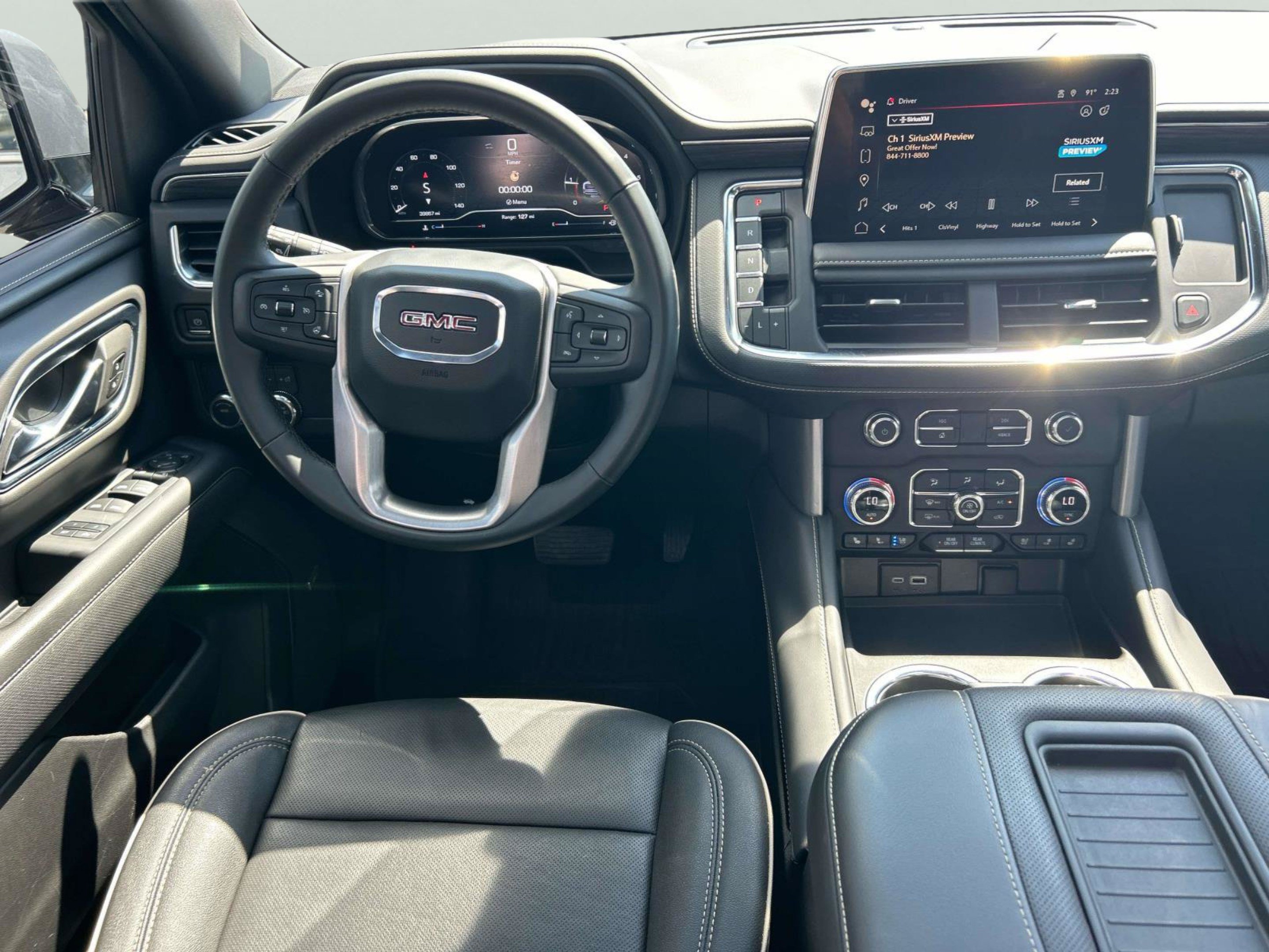 Used 2023 GMC Yukon SLT w/ SLT Luxury Package RWD image 11