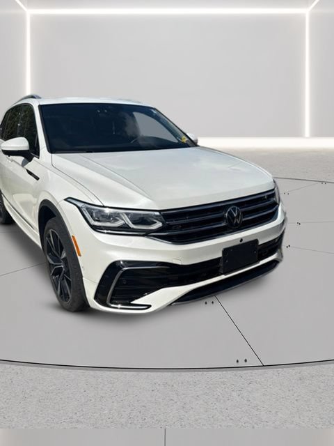 Used 2024 Volkswagen Tiguan SEL R-Line AWD/4WD image 25
