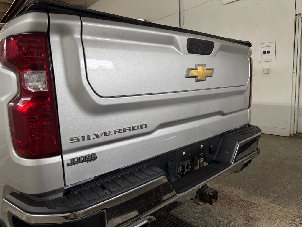 Used 2022 Chevrolet Silverado 1500 LT image 9