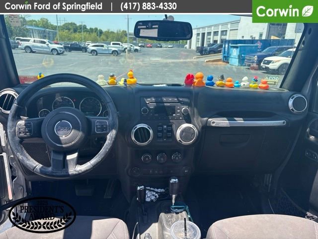 Used 2018 Jeep Wrangler Unlimited Sahara w/ Connectivity Group AWD/4WD image 21